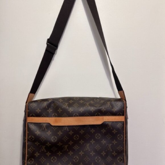 Louis Vuitton Abbesses Messenger Bag Monogram Canvas 2008 - Picture 3 of 11